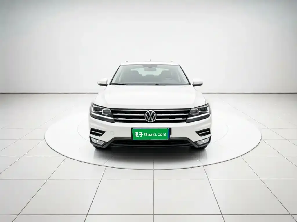Volkswagen Tiguan L — фото 5