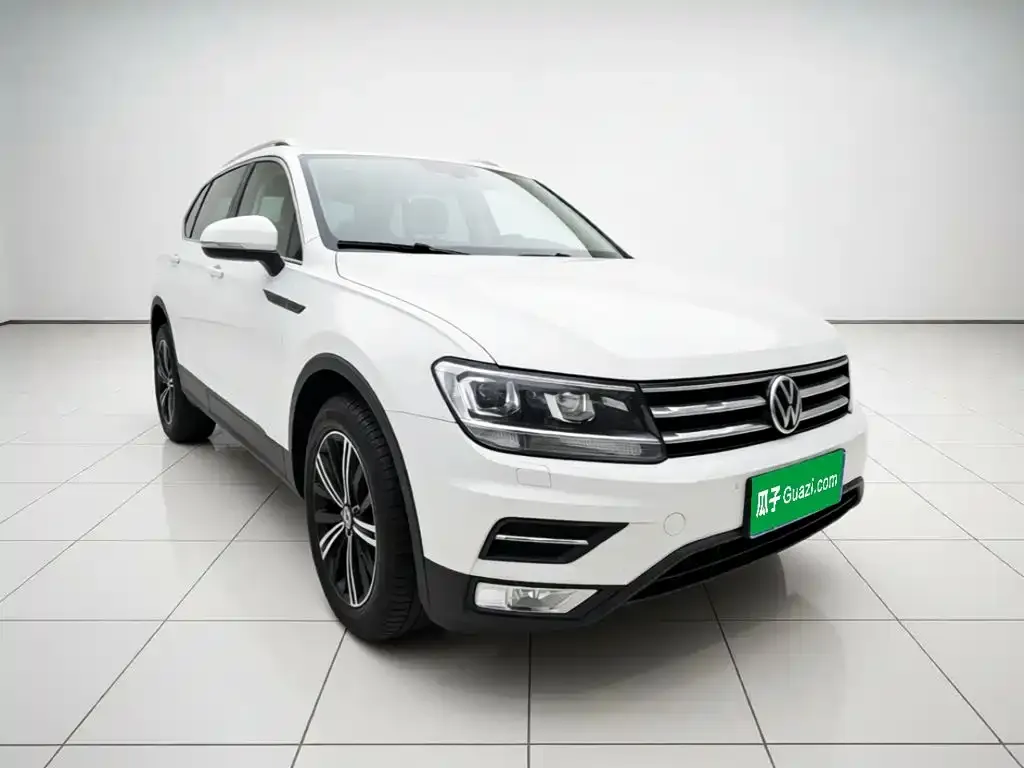 Volkswagen Tiguan L — фото 7