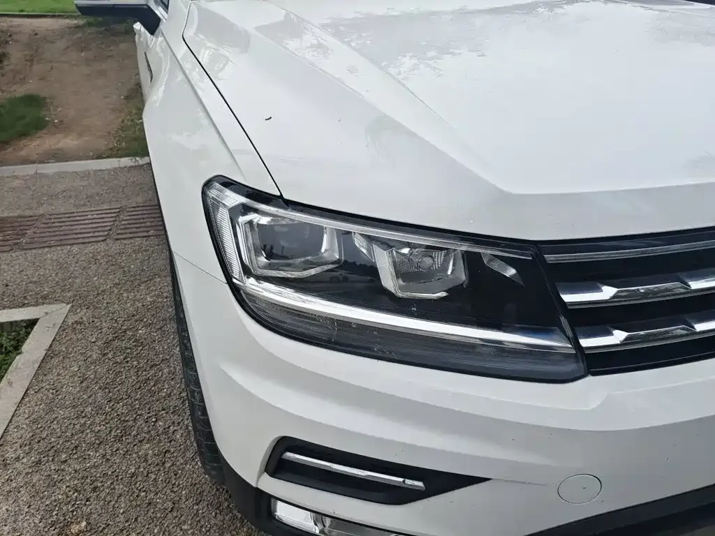 Volkswagen Tiguan L — фото 3