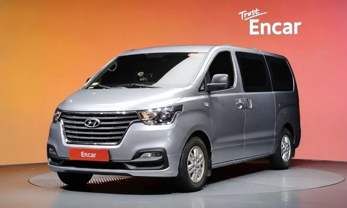 Hyundai Starex — фото 1