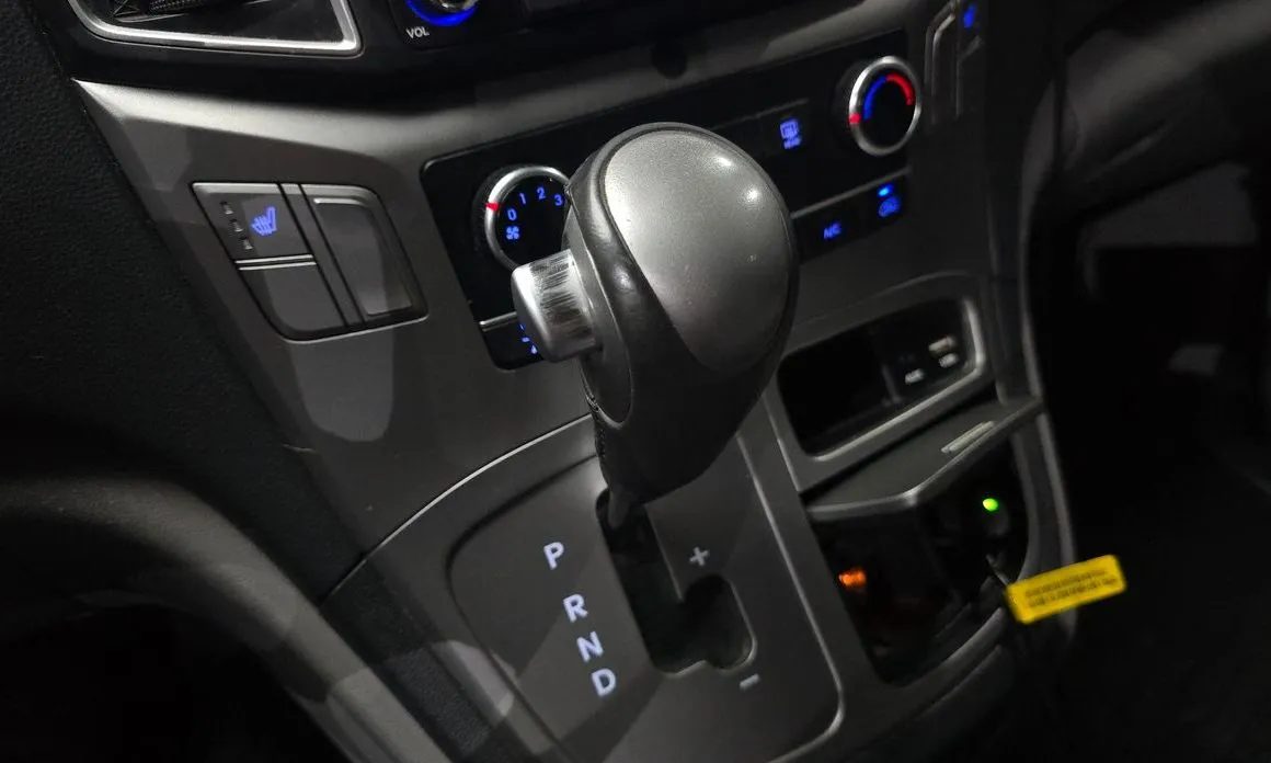 Hyundai Starex — фото 10