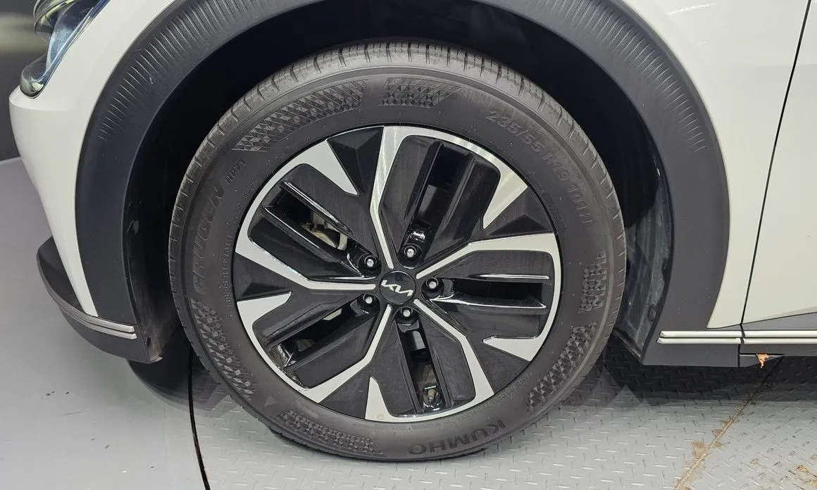 Kia EV6 — фото 7