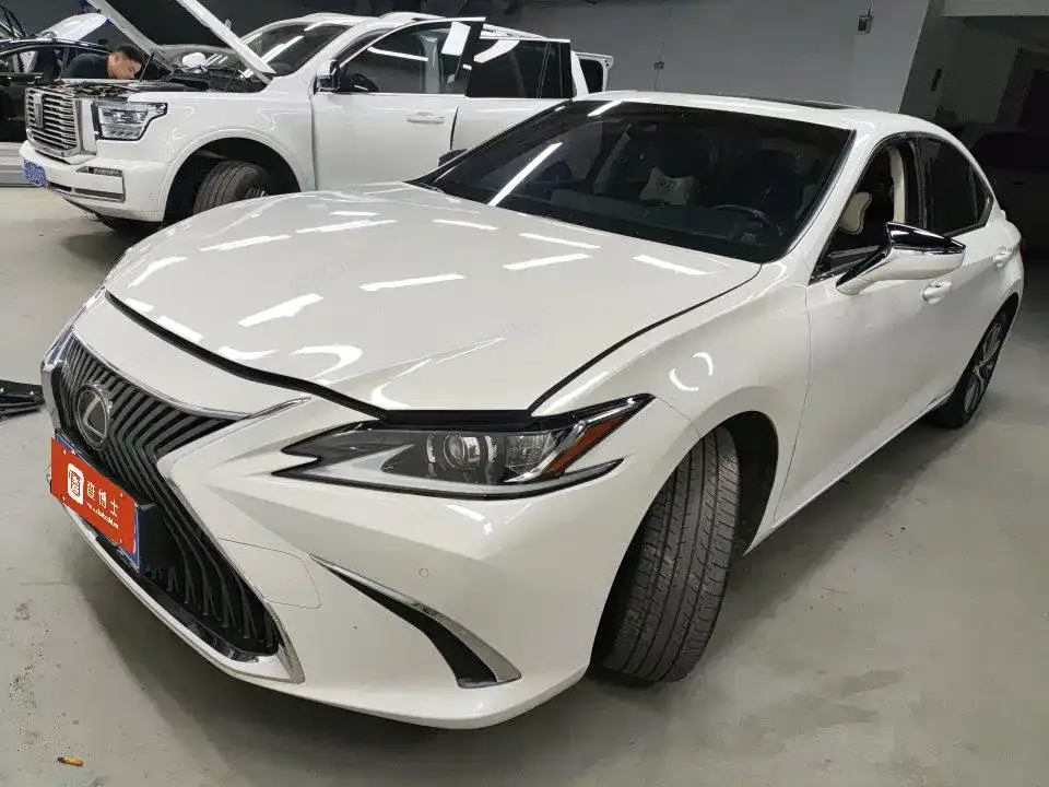 Lexus ES — фото 1