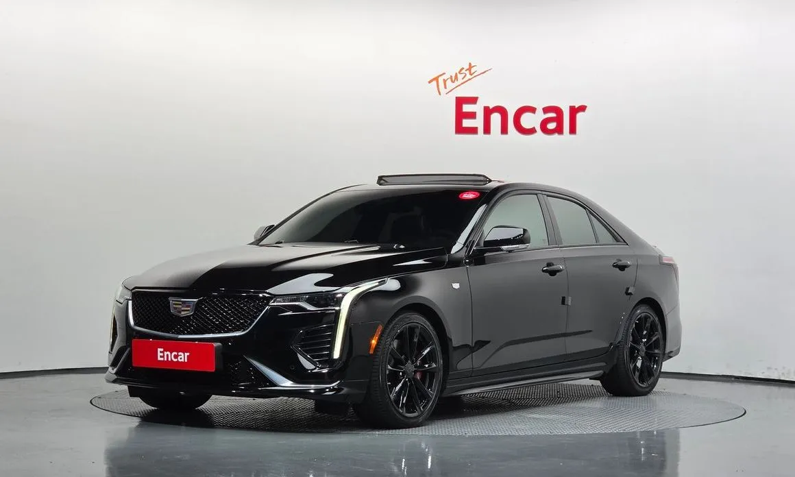Cadillac CT4 — фото 1