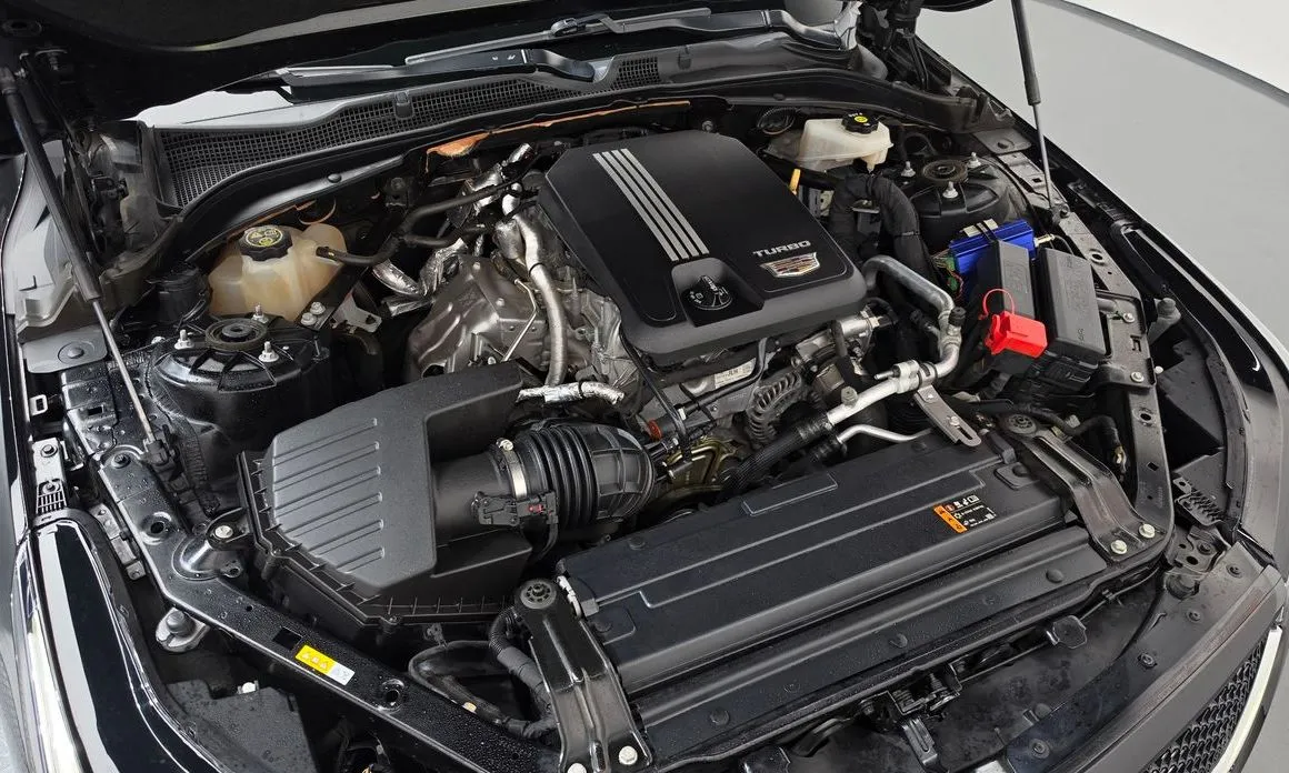 Cadillac CT4 — фото 10