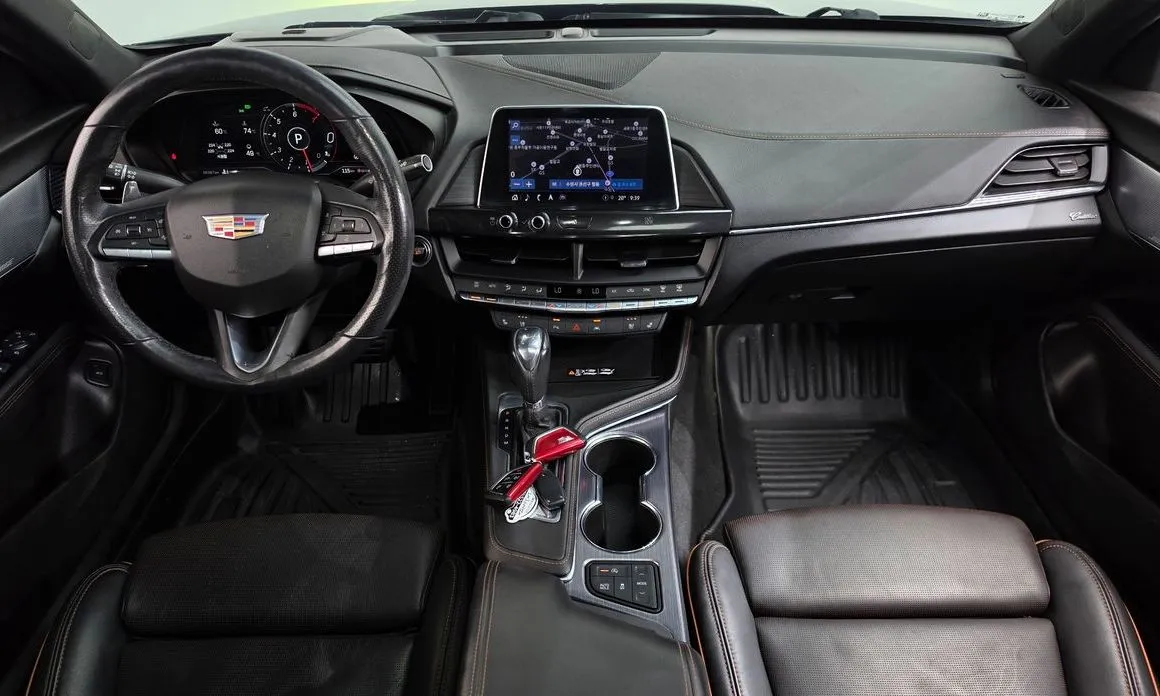 Cadillac CT4 — фото 9