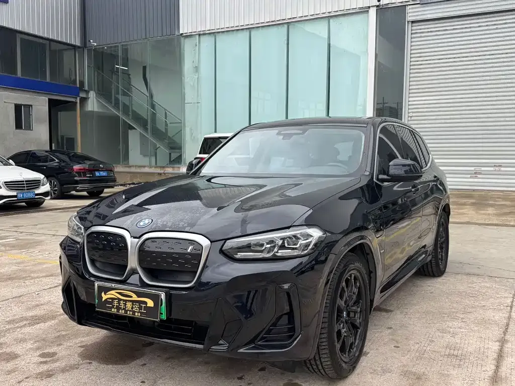 BMW iX3 — фото 1