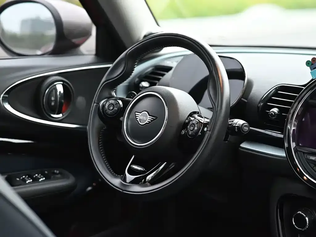 MINI Clubman — фото 4