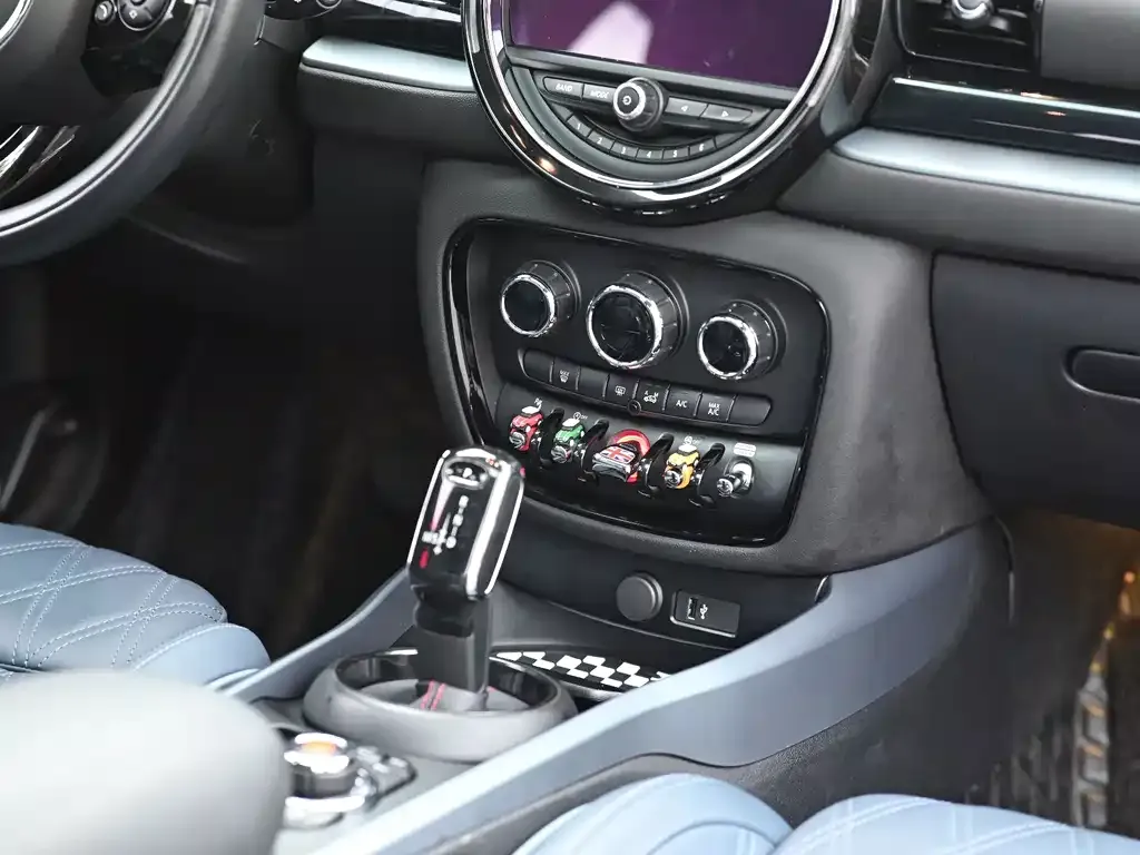 MINI Clubman — фото 9