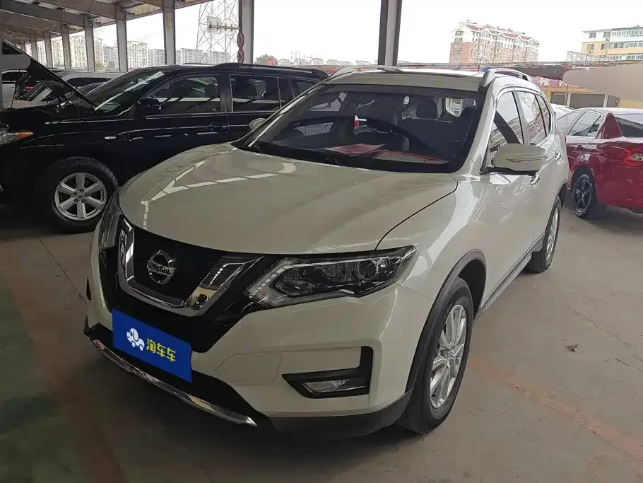 Nissan X-Trail — фото 1
