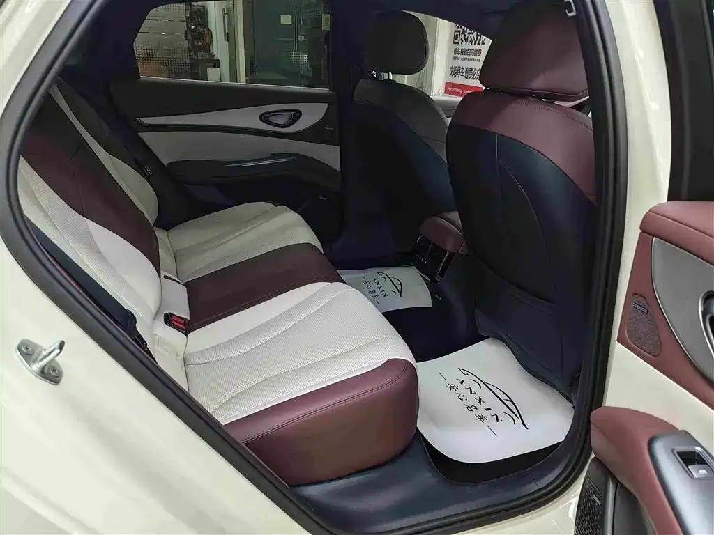 BYD Seal 07 DM-i — фото 7