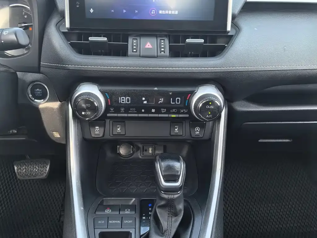 Toyota RAV4 — фото 2