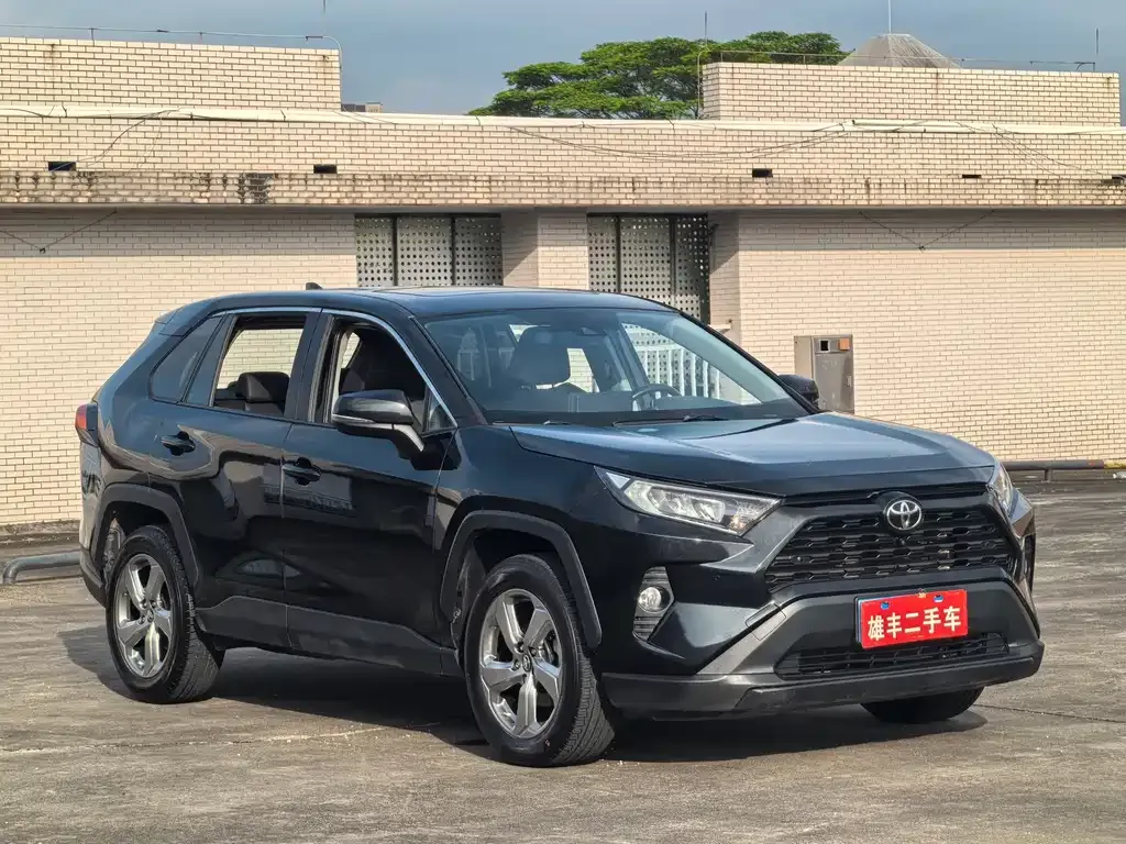 Toyota RAV4 — фото 4