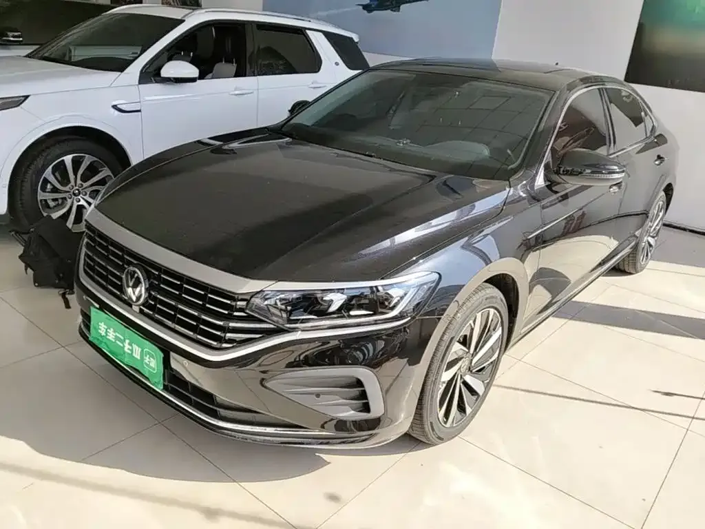 Volkswagen Passat — фото 1