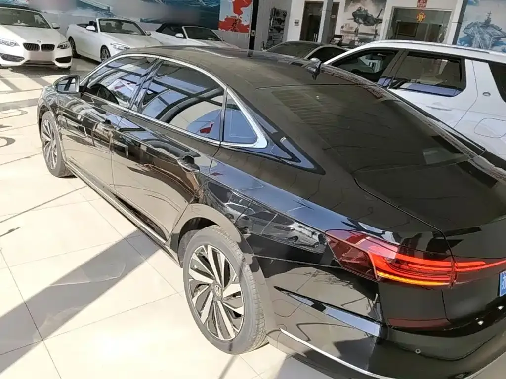 Volkswagen Passat — фото 5
