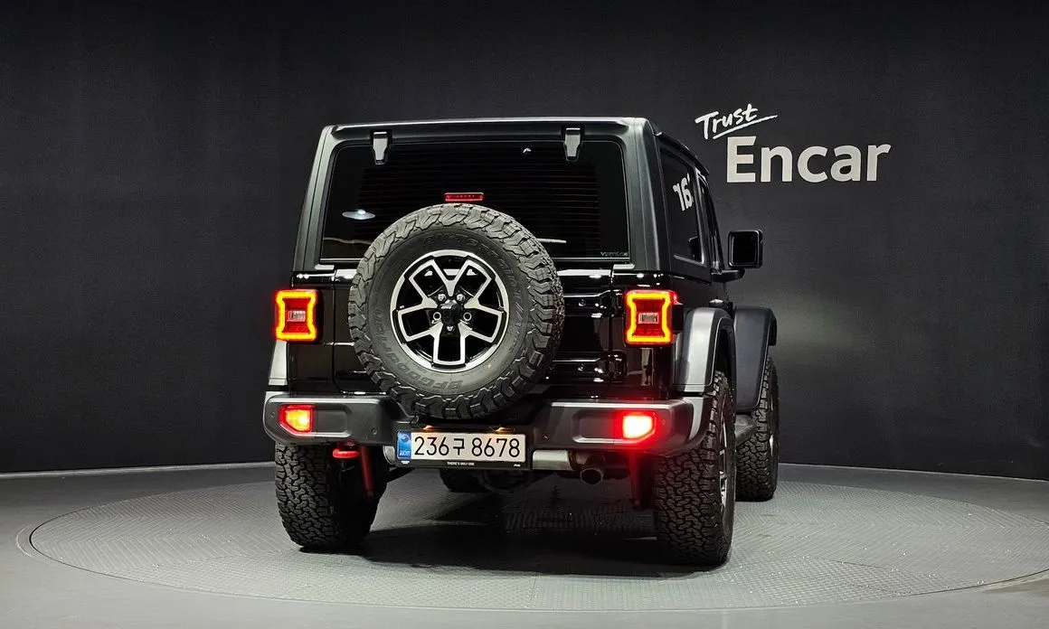 Jeep Wrangler — фото 8