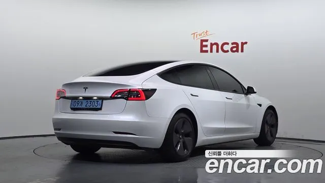 Tesla Model 3 — фото 3