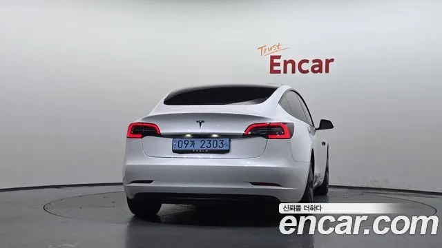 Tesla Model 3 — фото 2