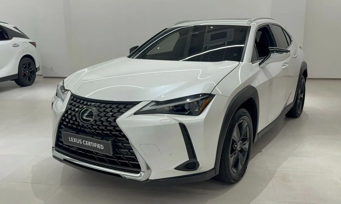 Lexus UX — фото 1