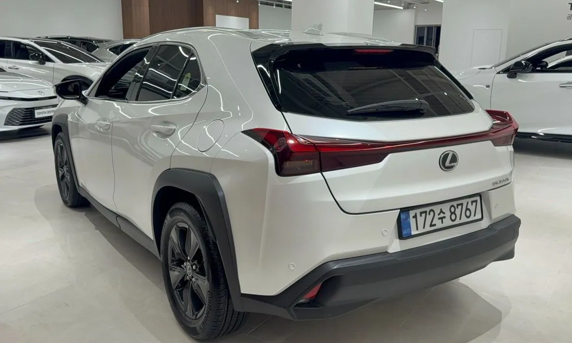 Lexus UX — фото 7