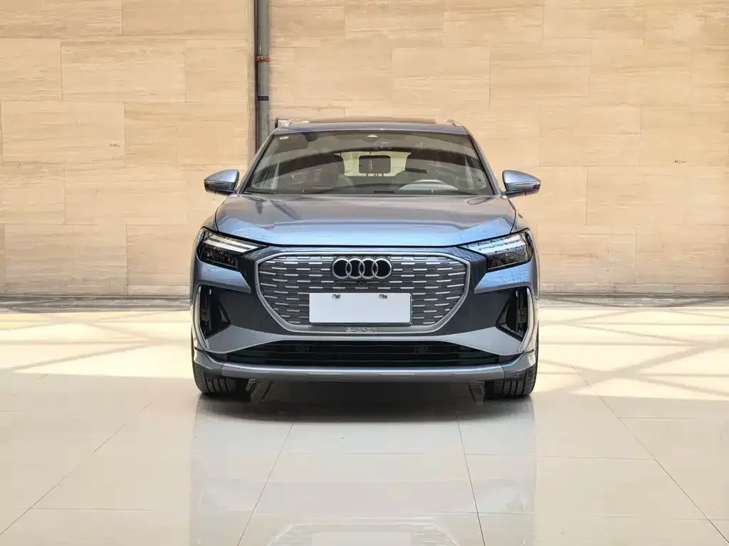 Audi Q4 e-tron — фото 2