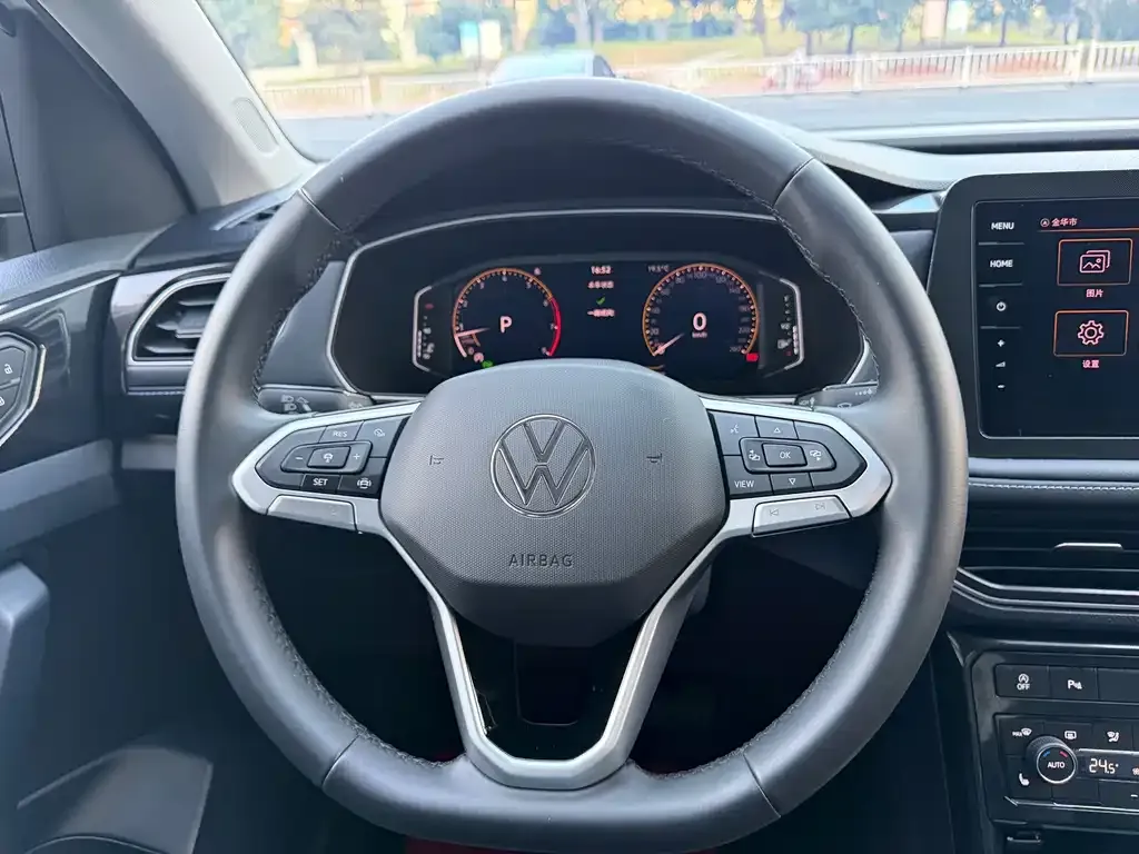 Volkswagen Tharu — фото 7