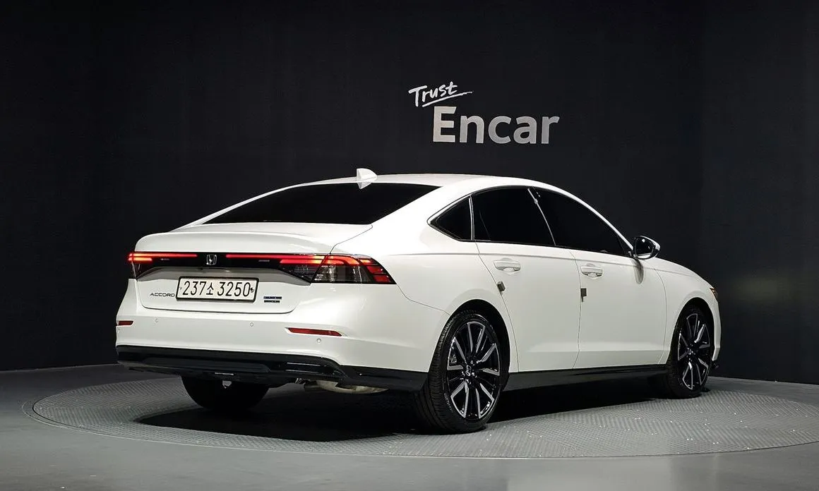 Honda Accord — фото 5
