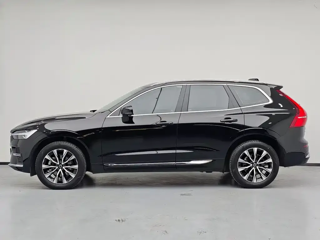 Volvo XC60 — фото 9