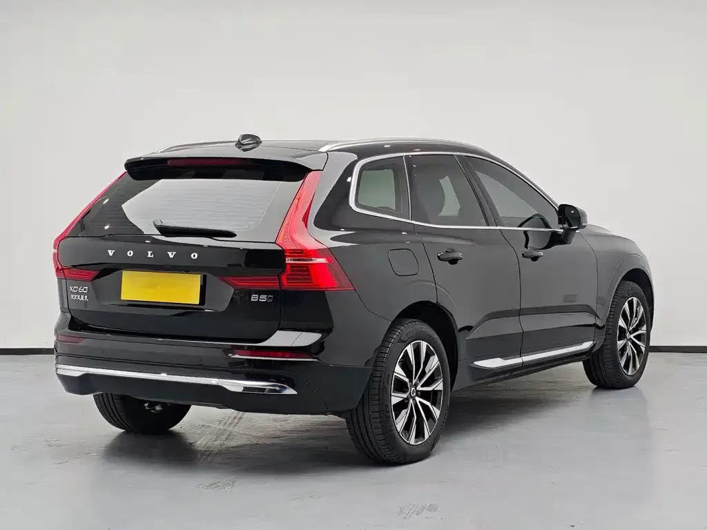Volvo XC60 — фото 2