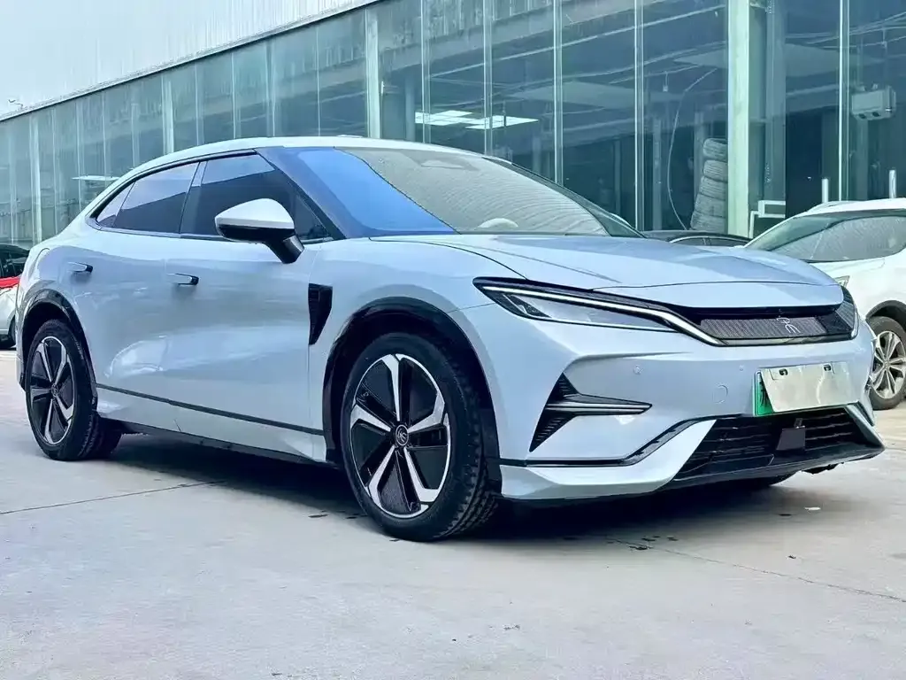 BYD L EV — фото 2