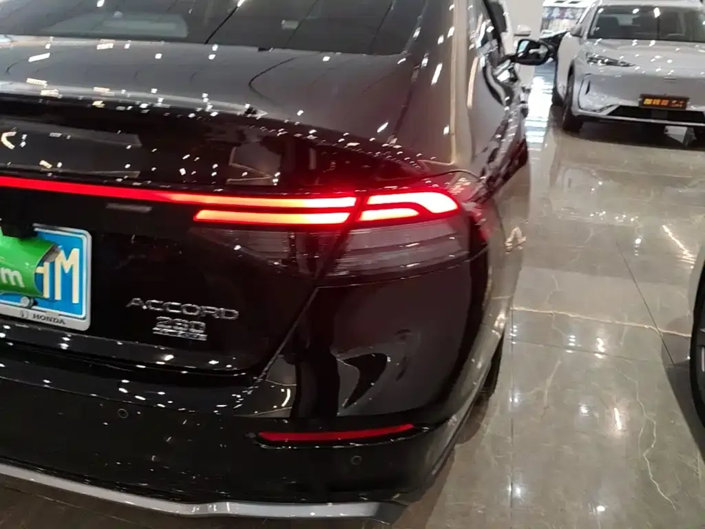 Honda Accord — фото 4