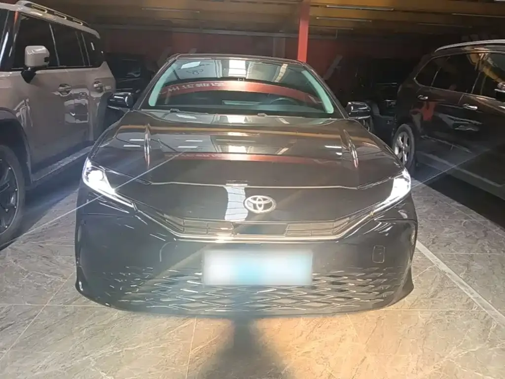 Toyota Camry — фото 7