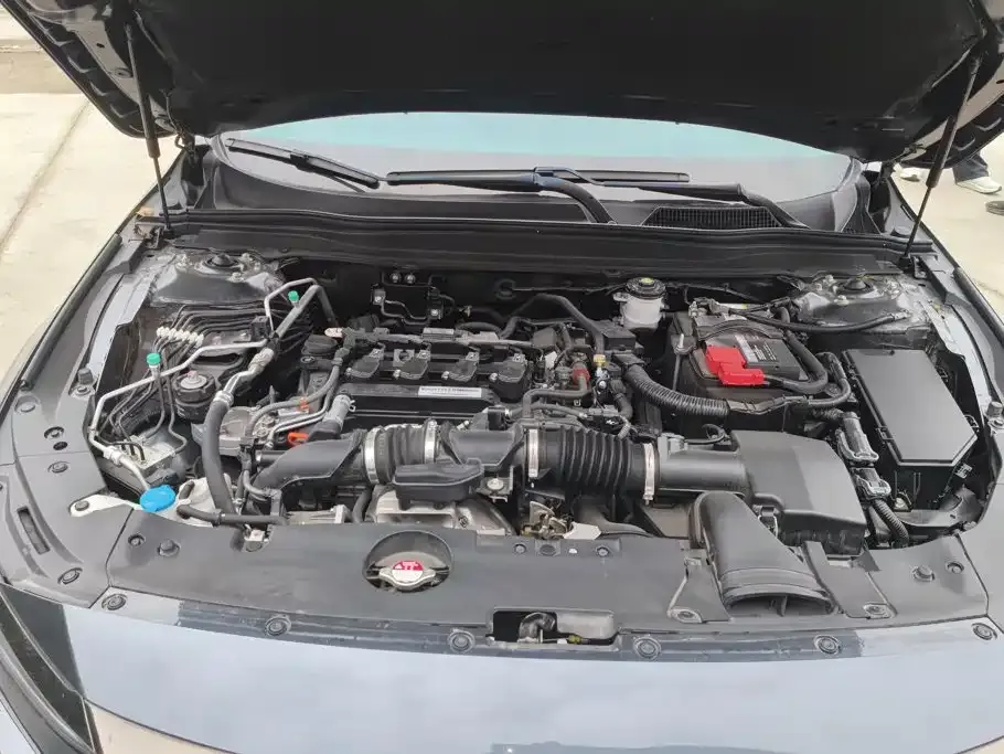 Honda Accord — фото 10