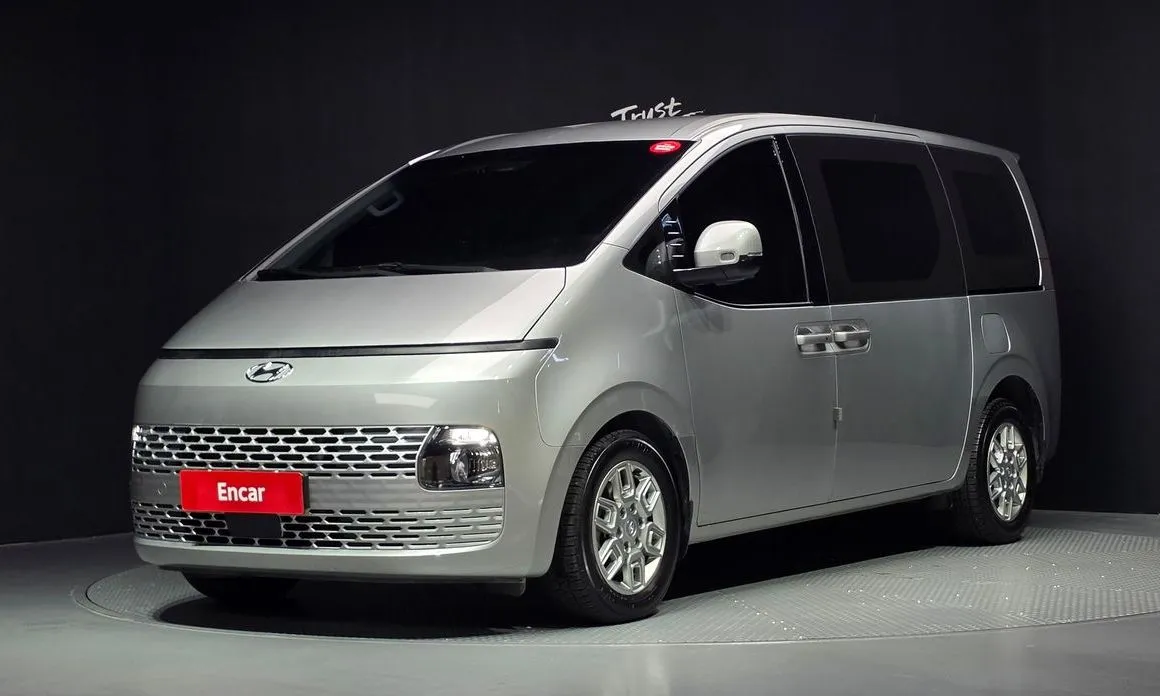 Hyundai Staria — фото 1