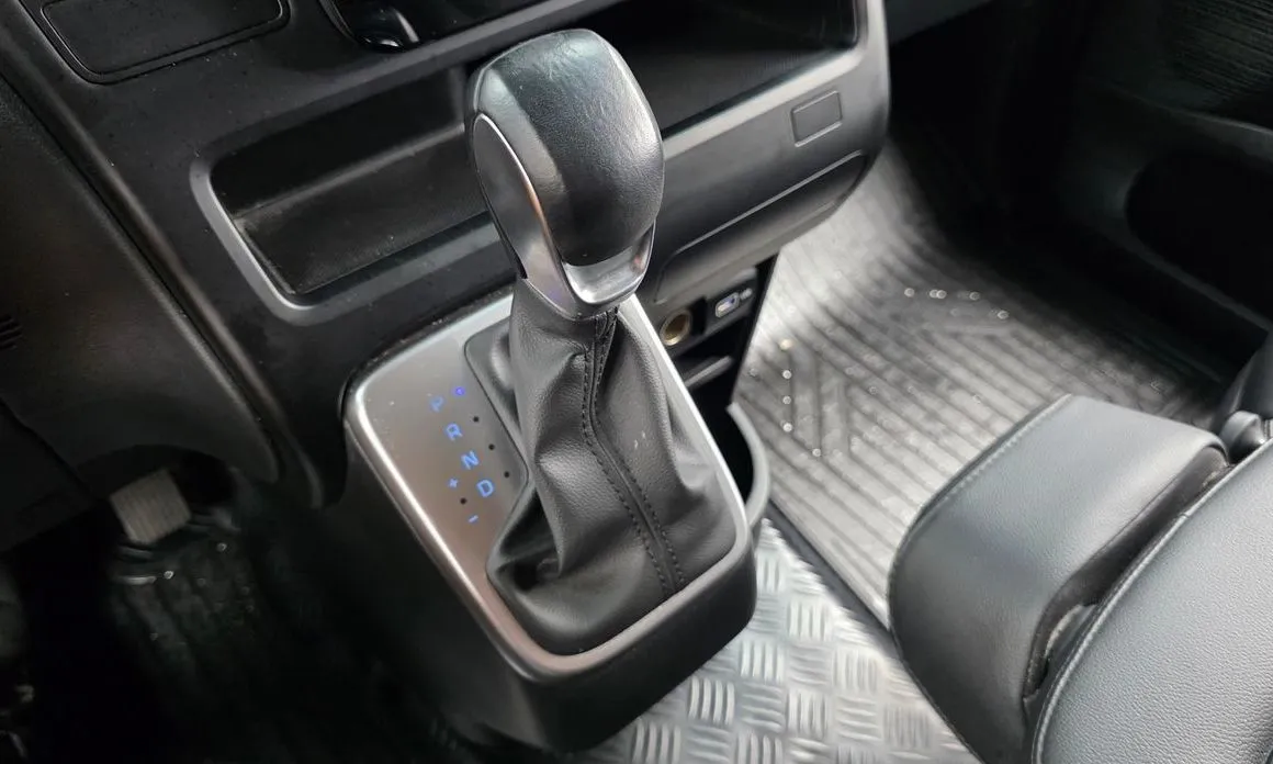 Hyundai Staria — фото 2