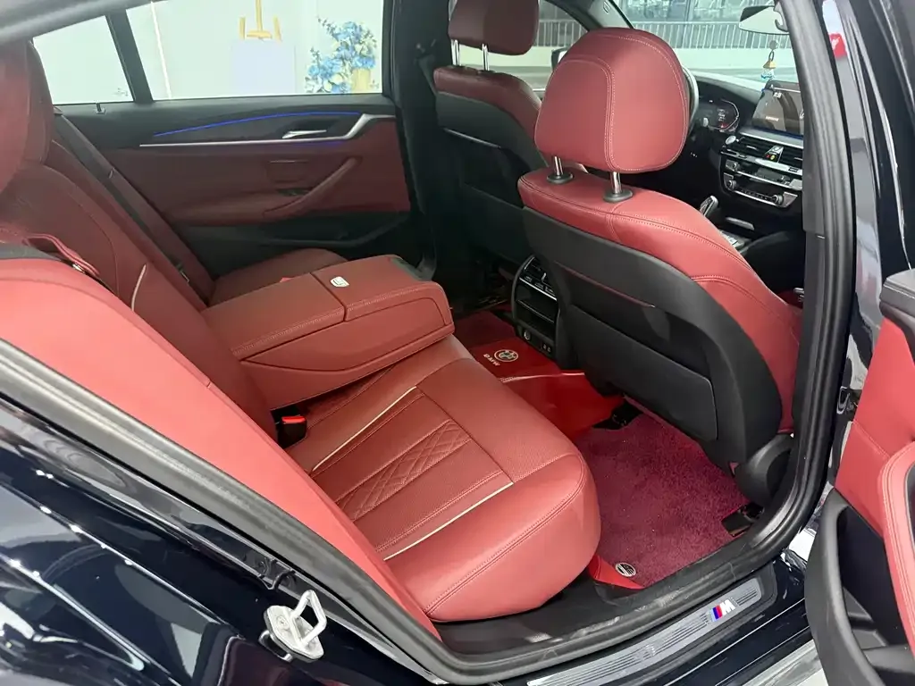 BMW 5 Series — фото 10