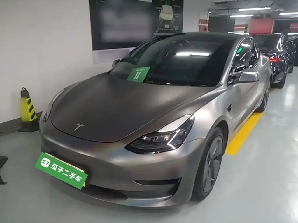 Tesla Model 3 — фото 1