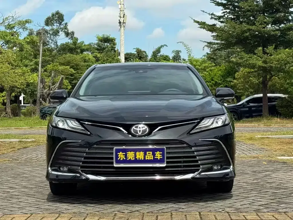 Toyota Camry — фото 10
