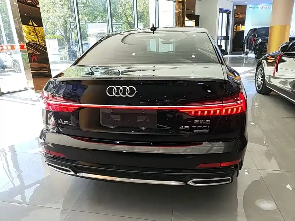 Audi A6L — фото 6