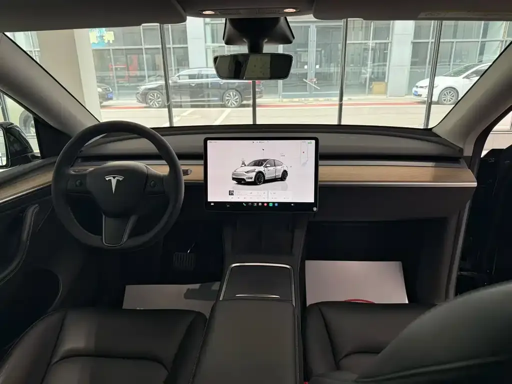Tesla Model Y — фото 4