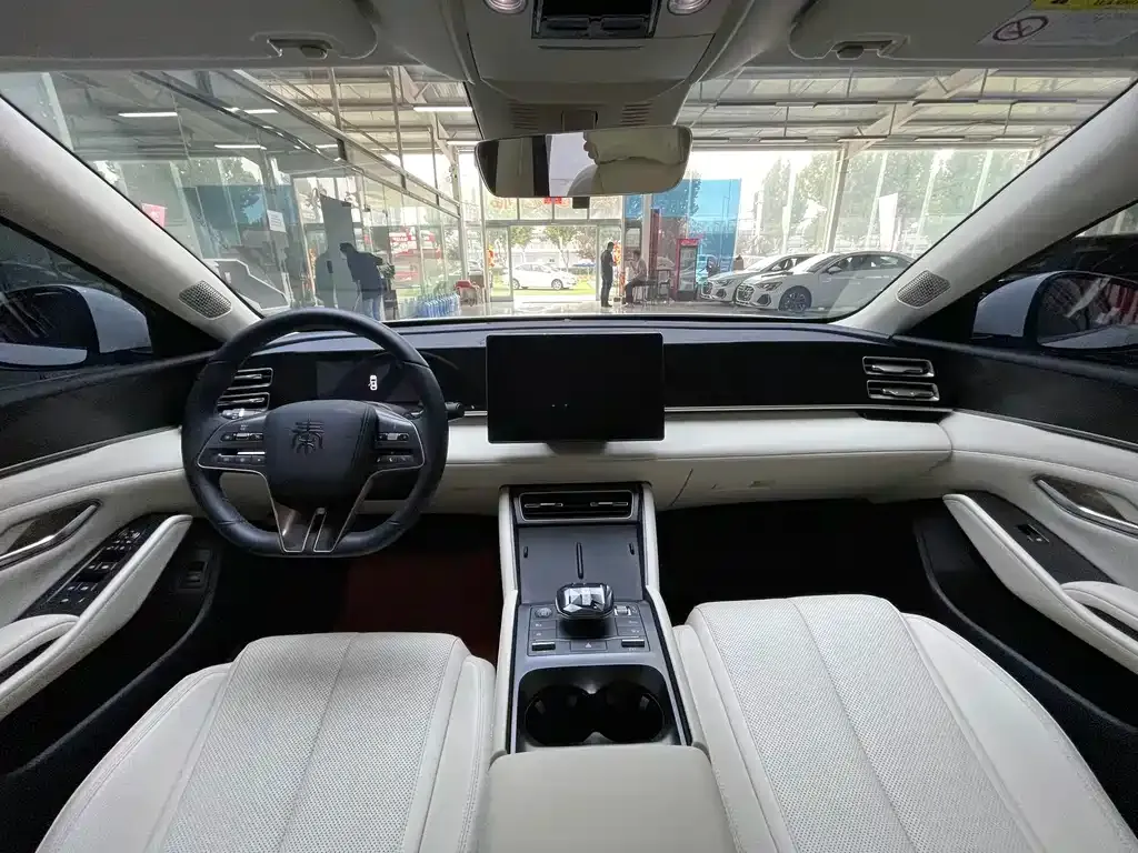 BYD Qin L — фото 8
