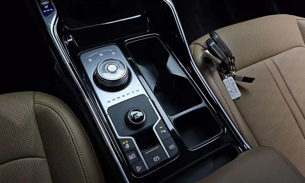 Kia Sorento — фото 6