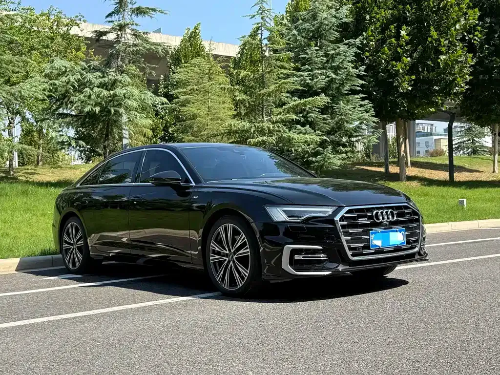 Audi A6L — фото 1