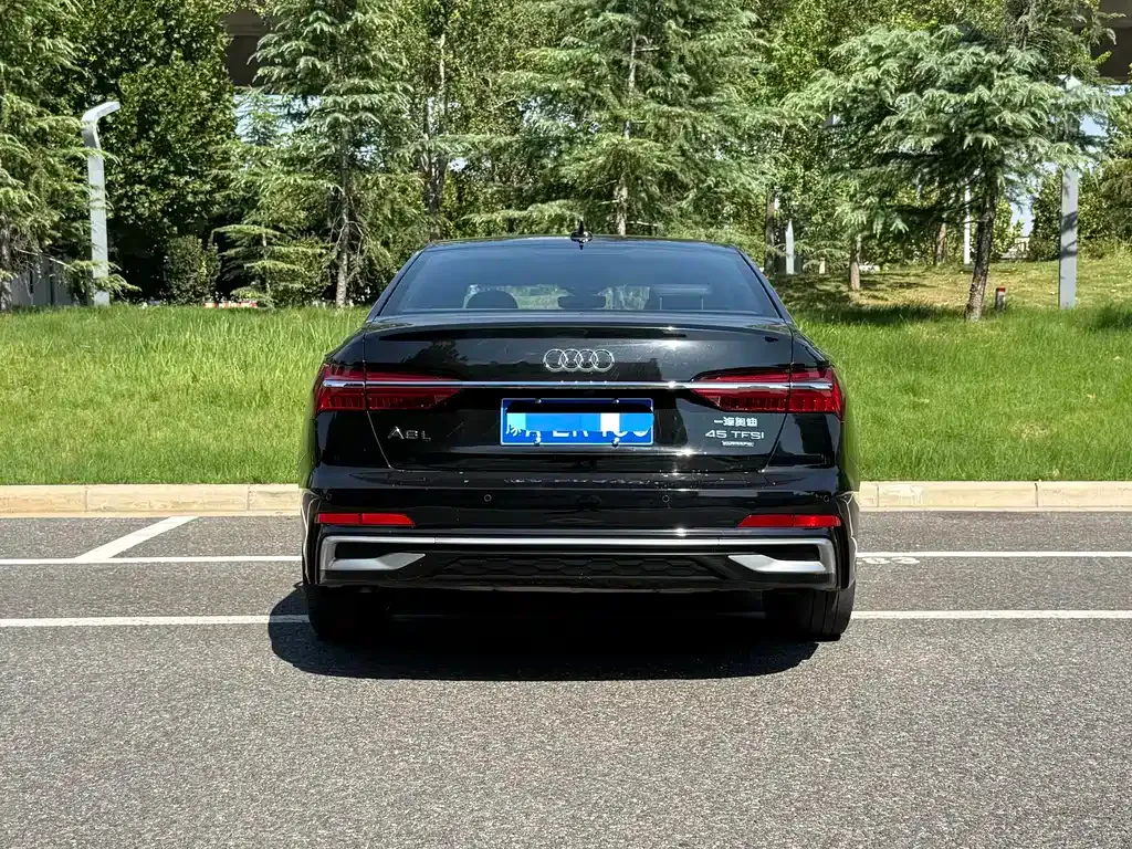 Audi A6L — фото 10