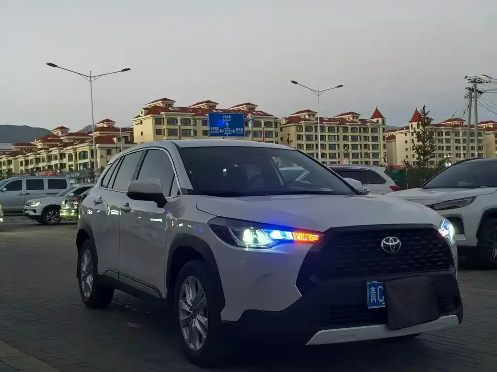 Toyota Corolla Cross — фото 7