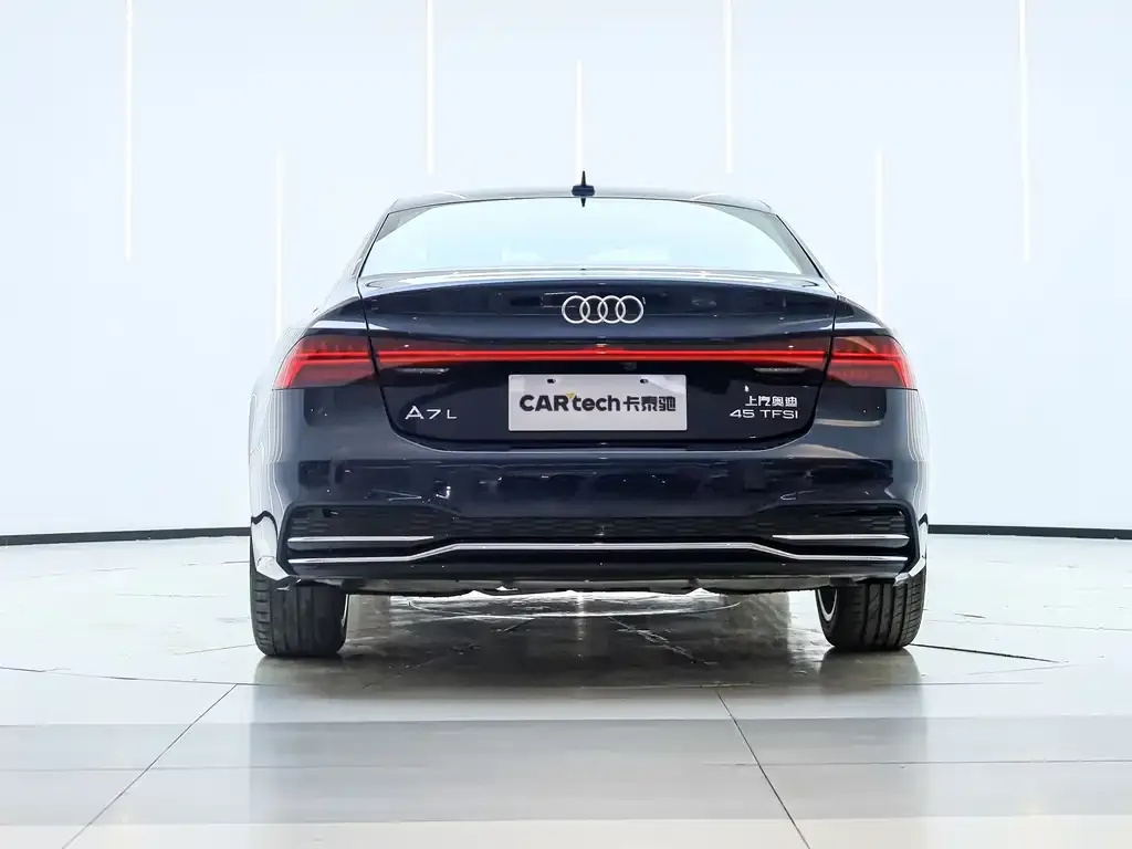 Audi A7L — фото 7
