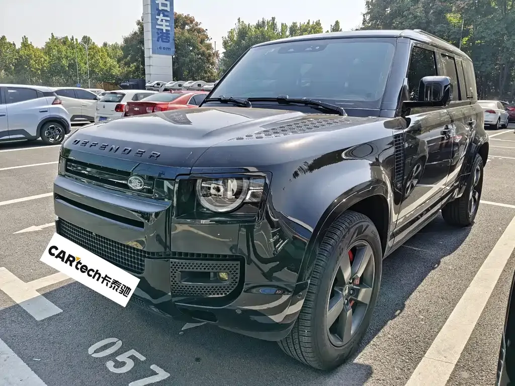 Land Rover Defender — фото 1