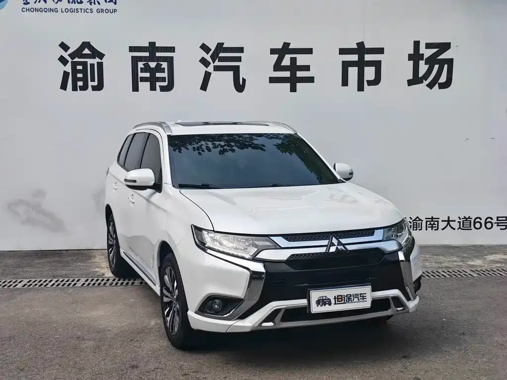 Mitsubishi Outlander — фото 3