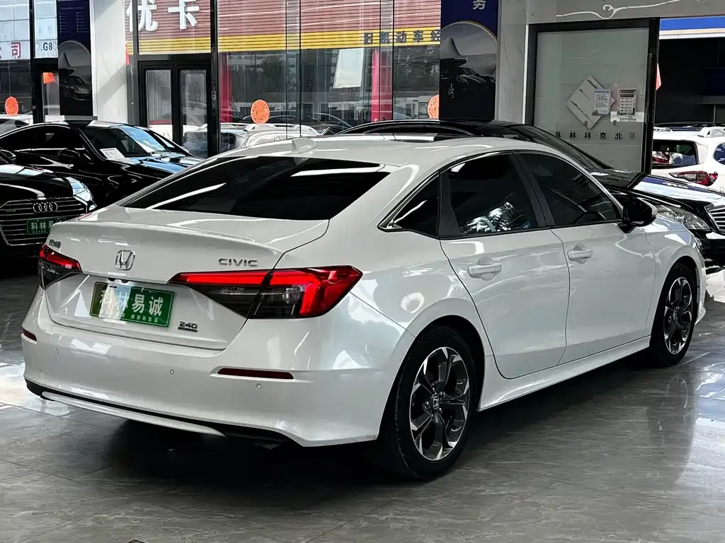 Honda Civic — фото 2