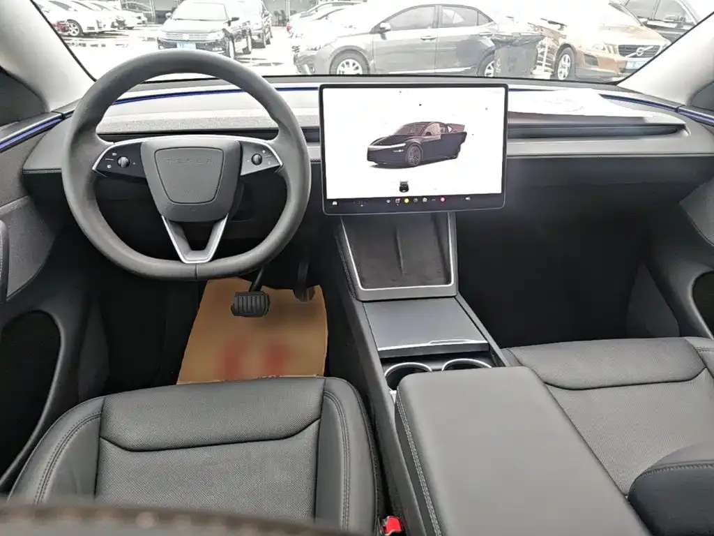 Tesla Model Y — фото 9